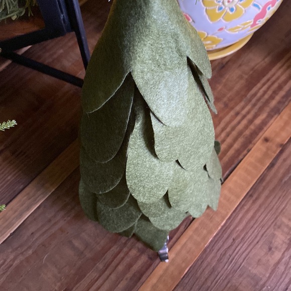 Pottery Barn Lids Decorative and Delightful Felted Faux Tree Stocking Holder🌲 - Picture 14 of 15